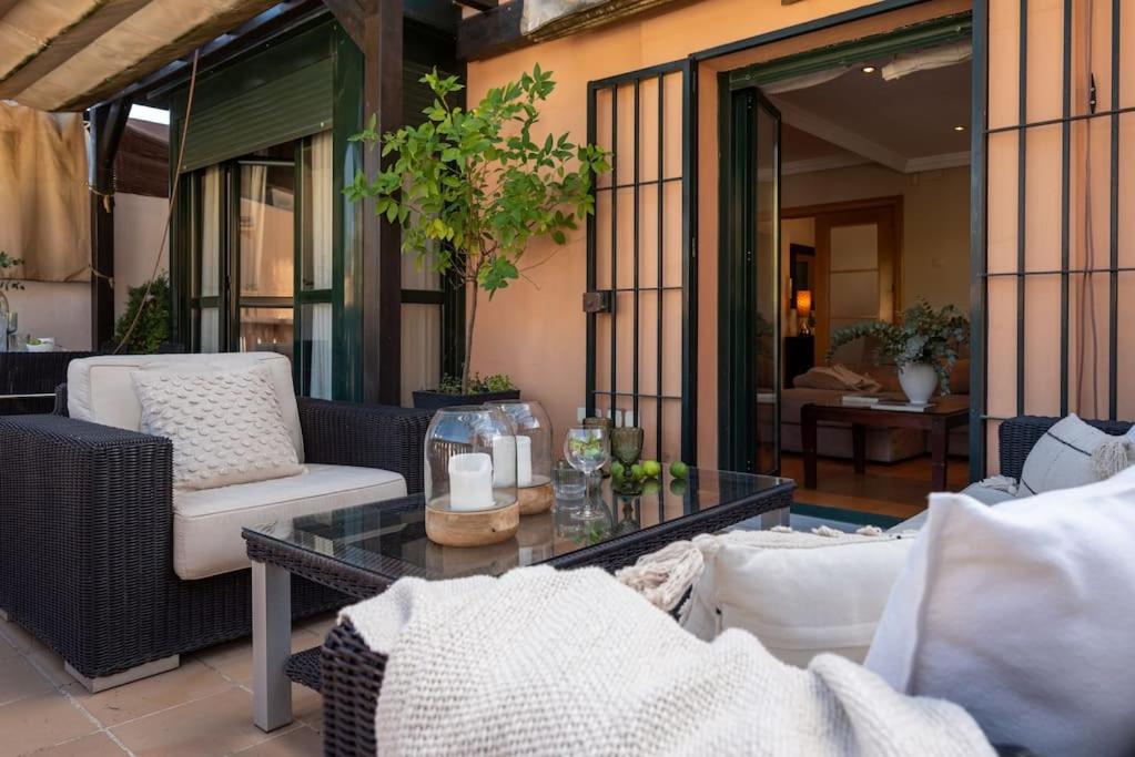 Zona de descanso de la terraza de Casa Cortijo del Aire