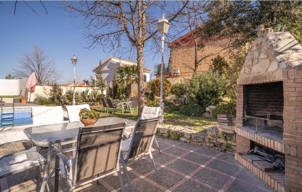 Jardín y barbacoa de El Pino