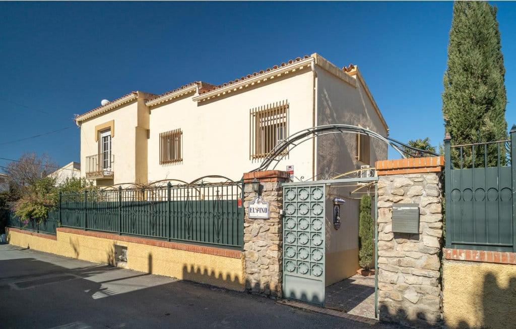 Exterior de El Pino en Cájar